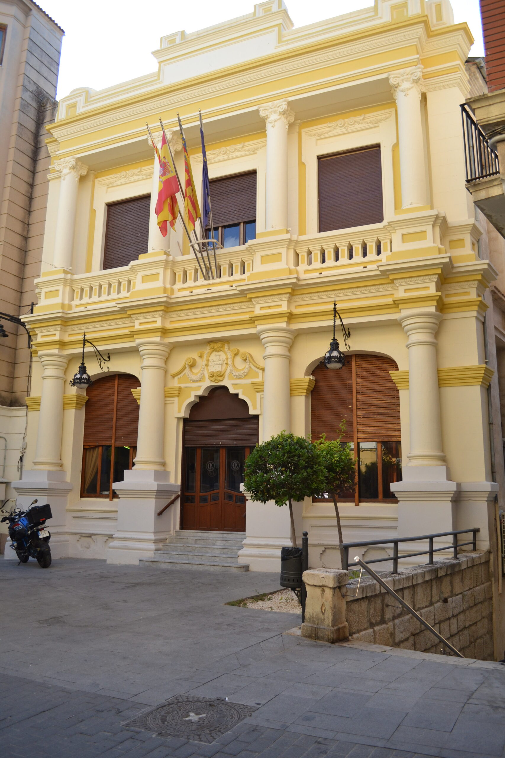 Balcón de forja del edificio